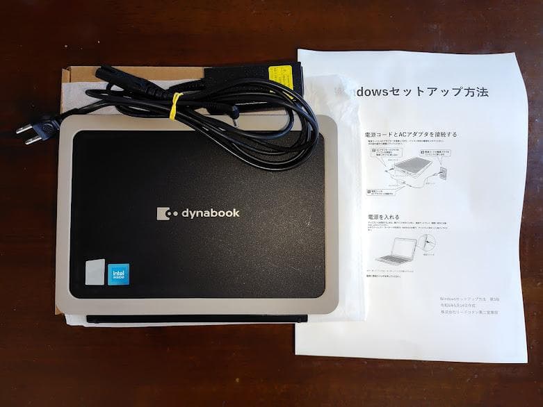 dynabook K70 (AKG2XKWB11AA) Windowsタブレット