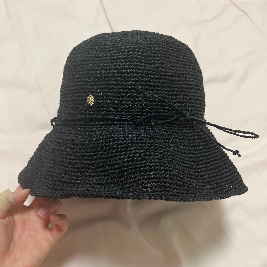 ヘレンカミンスキーラフィア100%ブラック　ブリム8cm 金具ゴールド