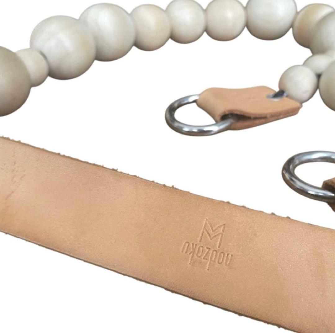 ナチュラルレザーと木製ボールのウォレットチェーン