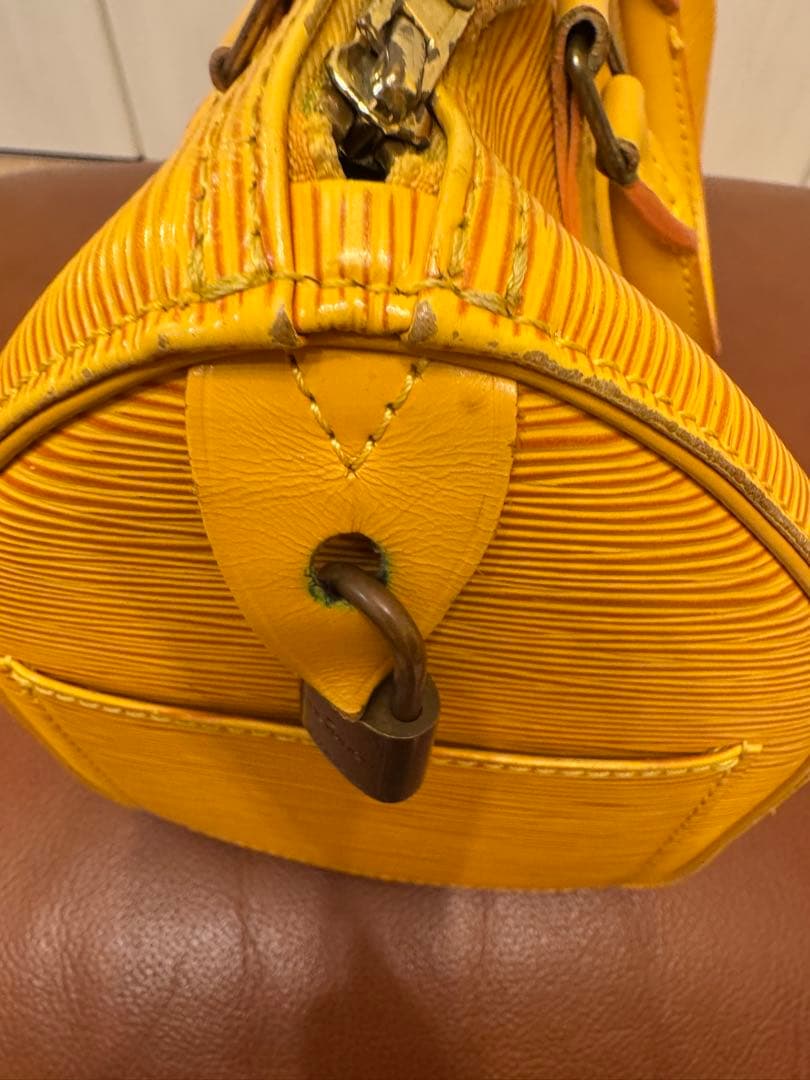 エ*可様 Louis Vuitton エピ　イエローハンドバッグ