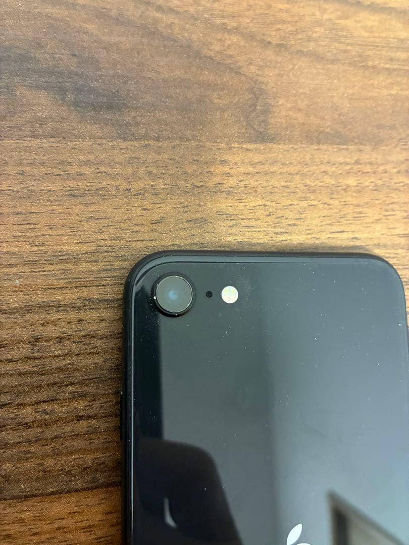 Apple iPhone SE 第二世代　128GB SIMロック解除済み