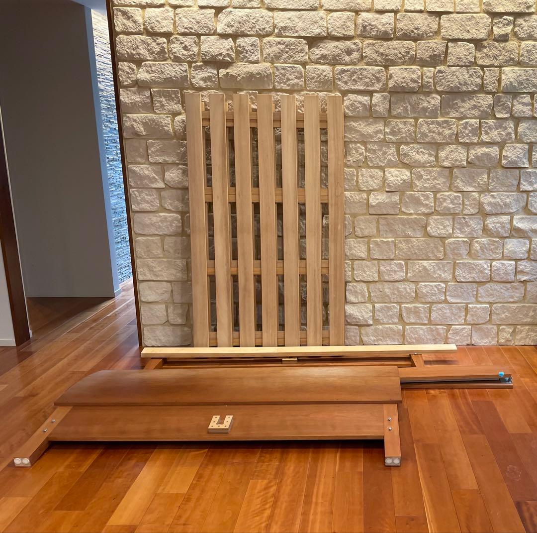 アクタス　木製クイーンサイズベッドフレーム