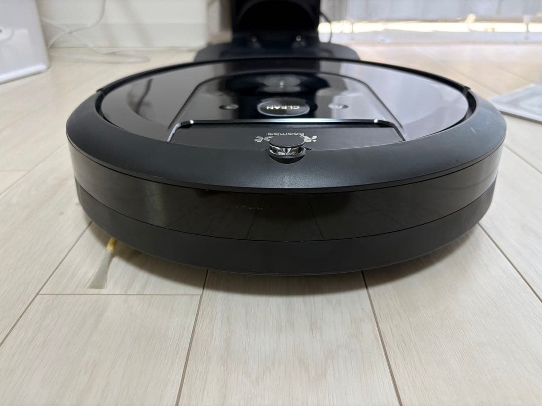 iRobot Roomba i7+ 自動ゴミ収集機能付き i755060