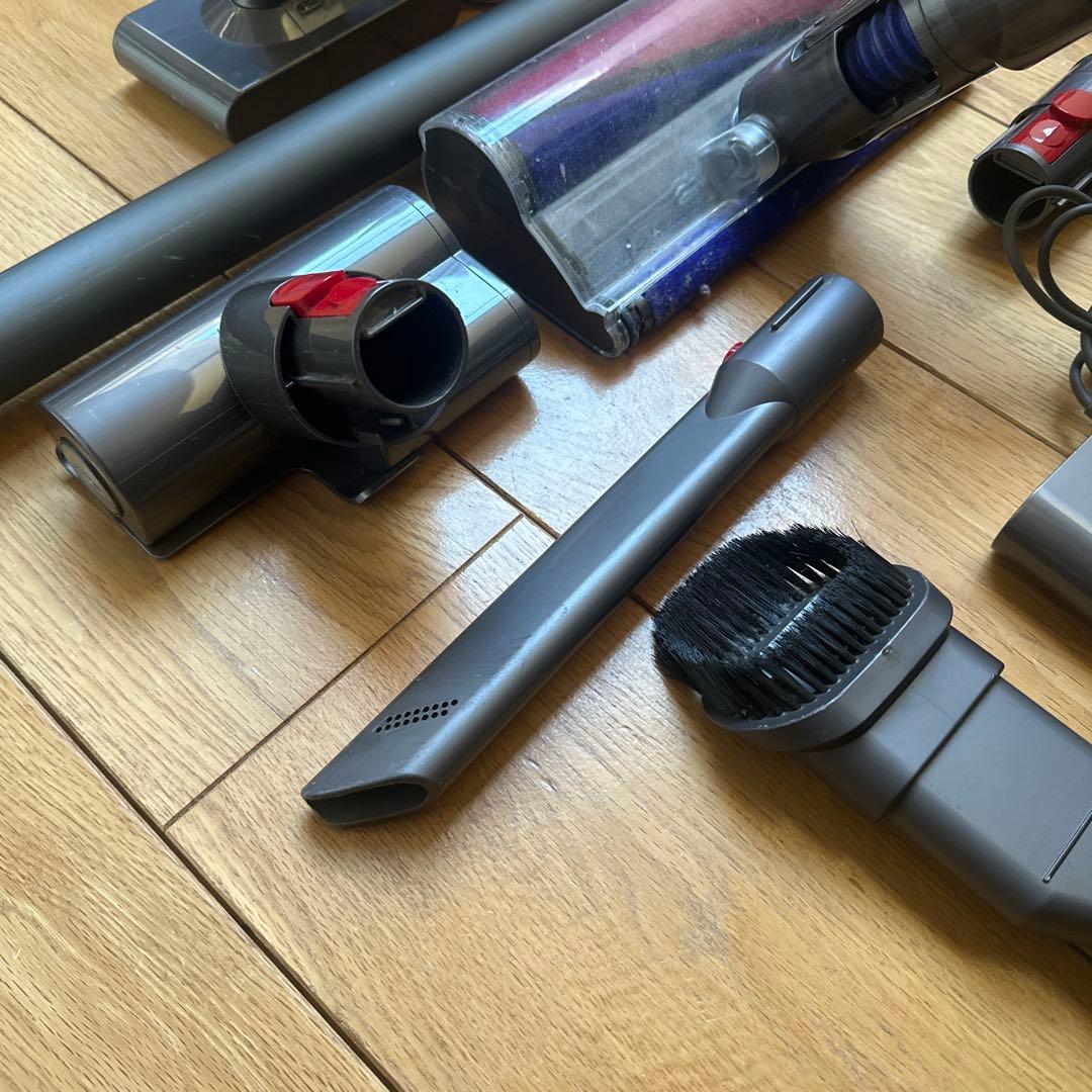 Dyson V8 fluffy+ アタッチメント有