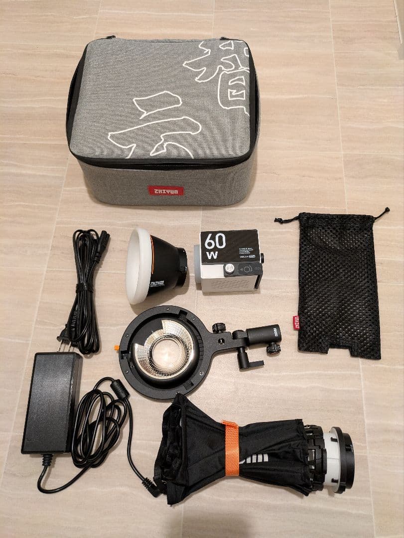 ZHIYUN MOLUS G60 COMBO LEDビデオライト 60W