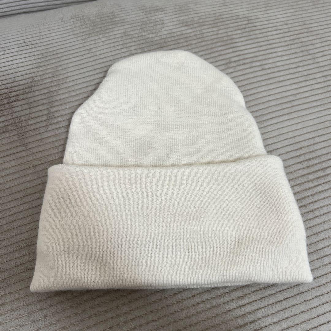 GUCCI 正規品　箱付き　ホワイト ロゴニット帽 Mサイズ