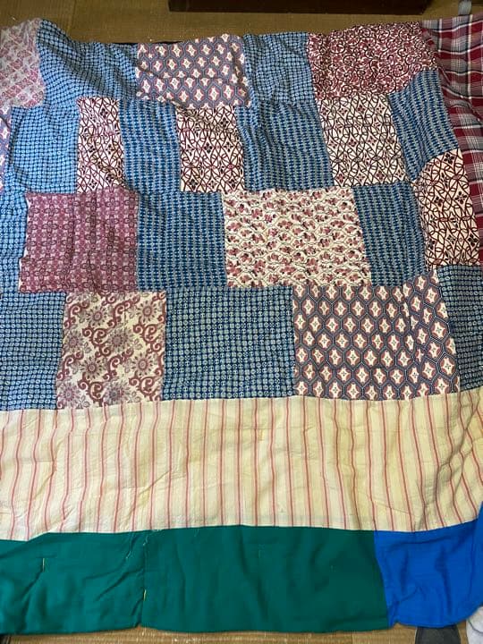 パッチワーク　掛布　ラリーキルト　風　ラグ　古布　ハンドメイド