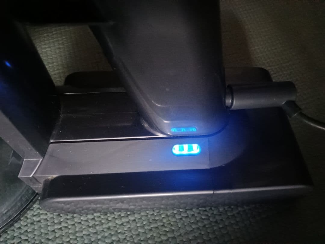 パ*グ様 完動品✌️Dyson V8 本体 ② Fluffy 隙間ノズル 純正品