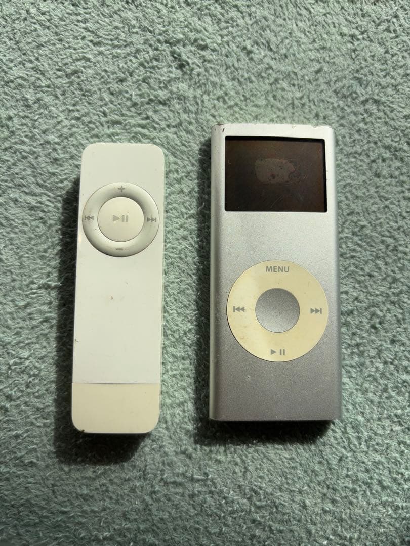 iPod Shuffle ホワイト & iPod Nano シルバー