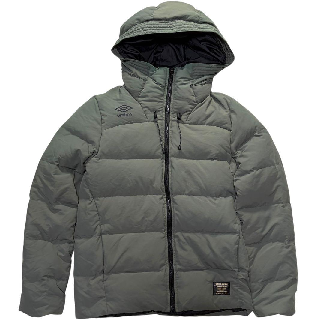 umbro アンブロ カーキ　ダウンジャケット フード付き デサント　Mサイズ