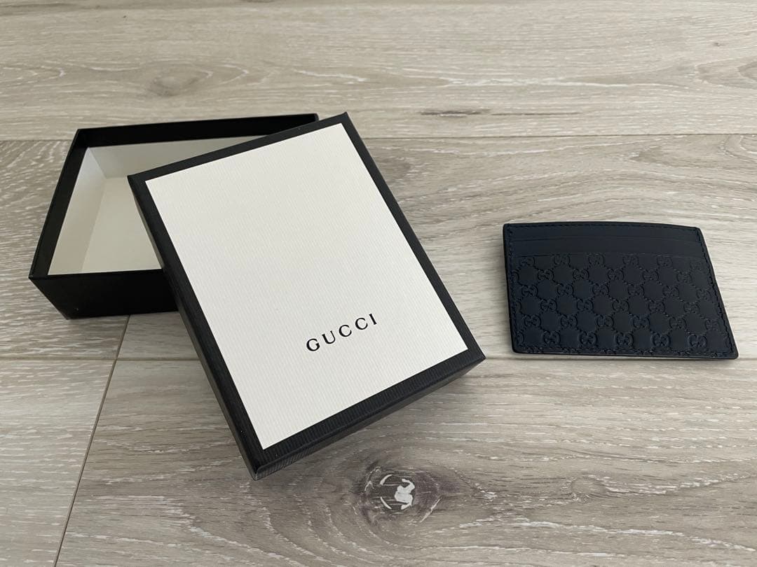 GUCCI ブラックレザー 名刺入れ GGパターン