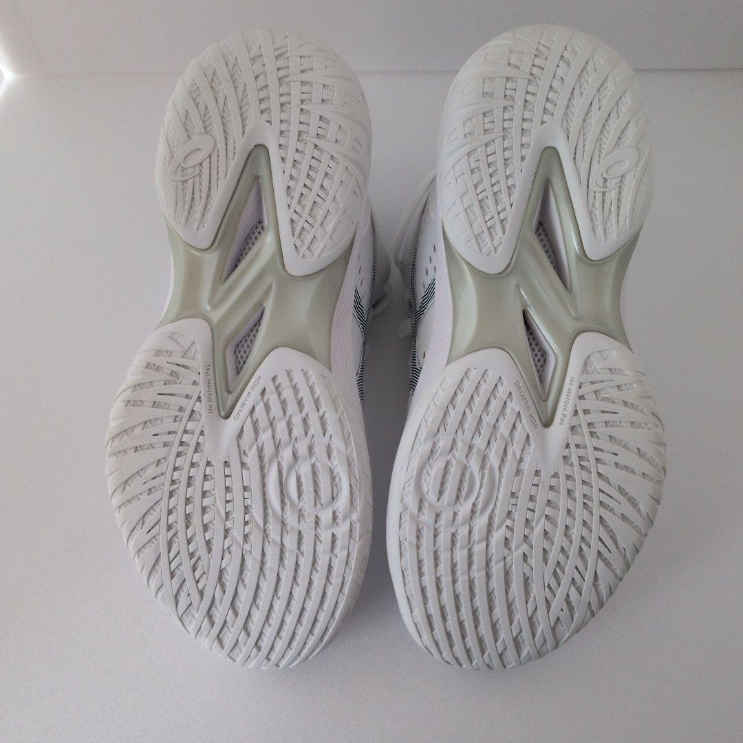 ASICS GELHOOP V16 ホワイト/クリスタル 23.5cm