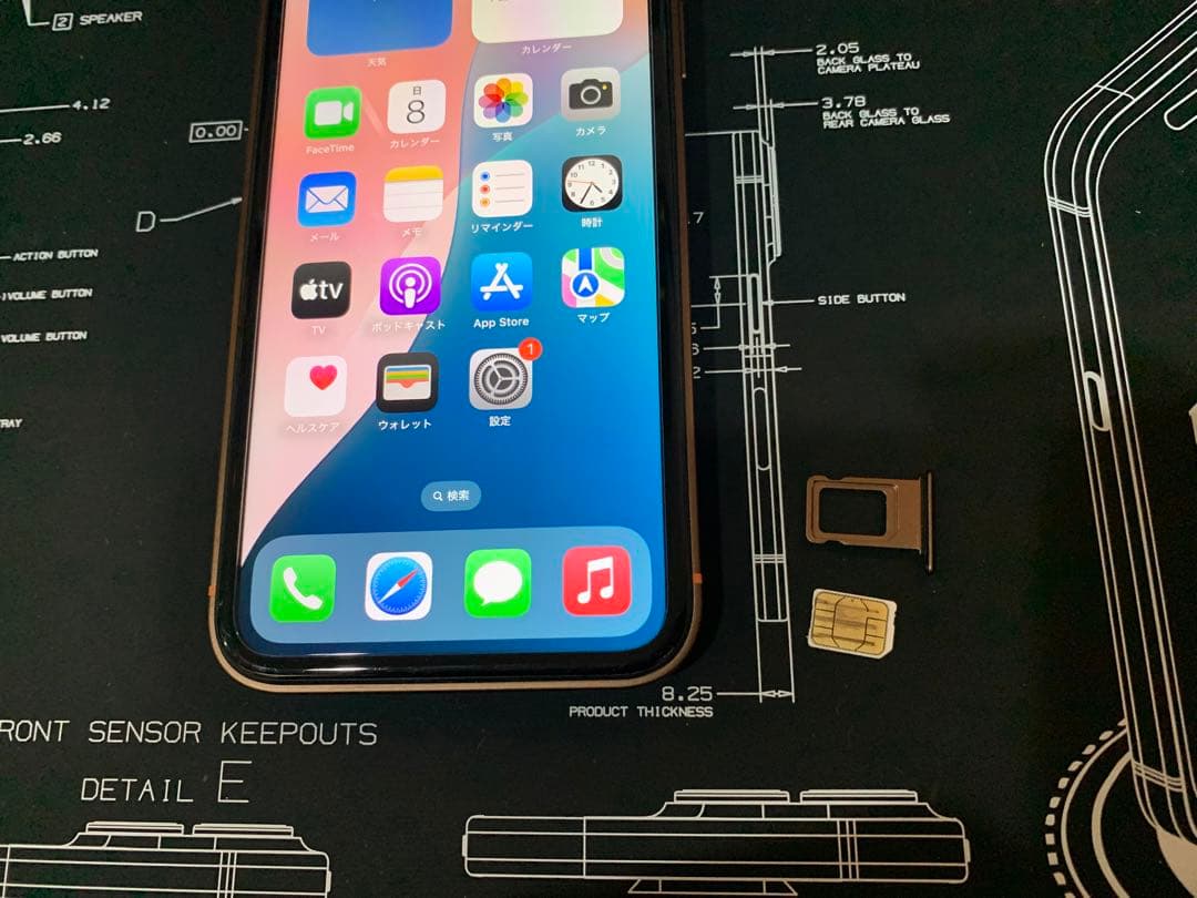 iPhone XR カスタム品(18Pro?風) ブラウン 128GB