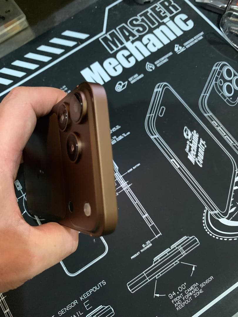 iPhone XR カスタム品(18Pro?風) ブラウン 128GB