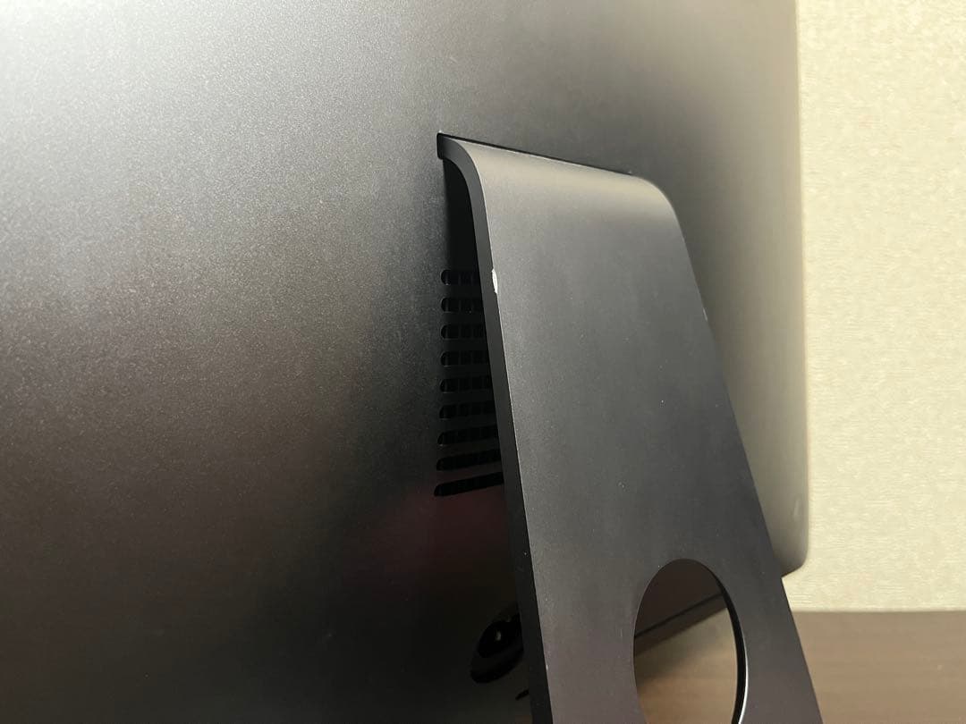 iMac pro 10コアvega64(16GB)+純正VESAマウントアダプタ