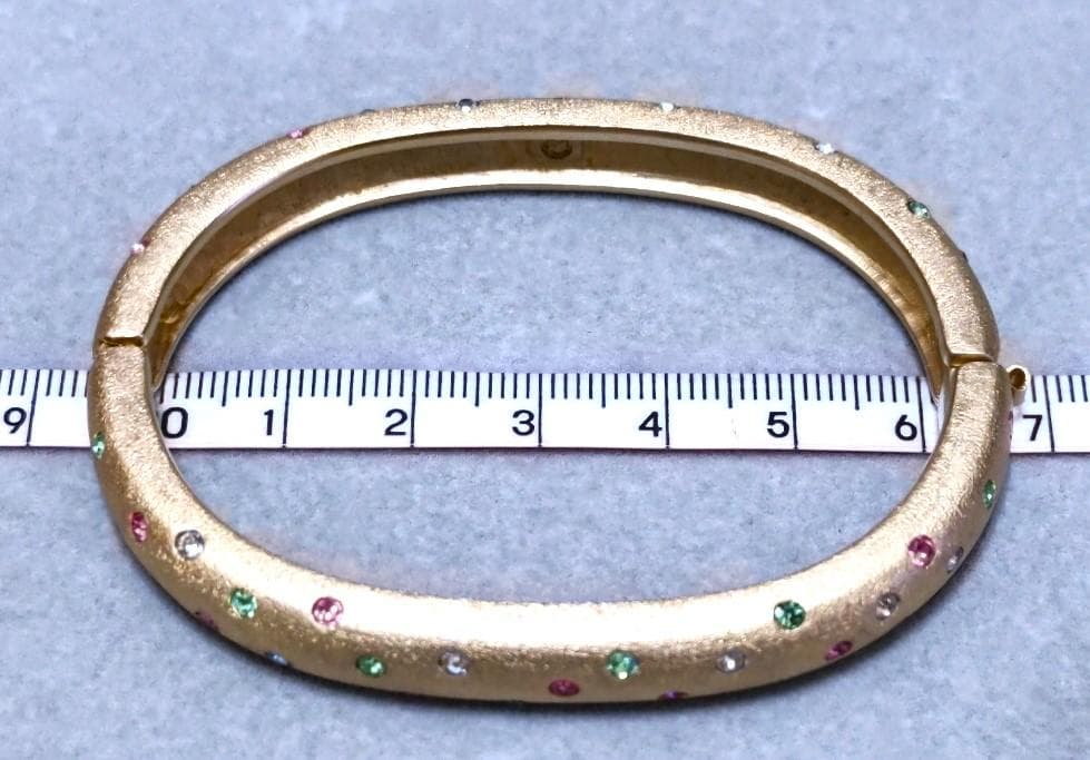 スワロフスキー　テクスチャード　マルチカラークリスタルバングル箱付き　41131