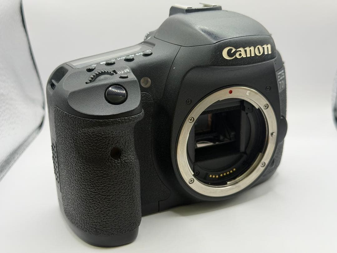 Canon EOS 7D ボディ 電源投入OK、シャッターOK