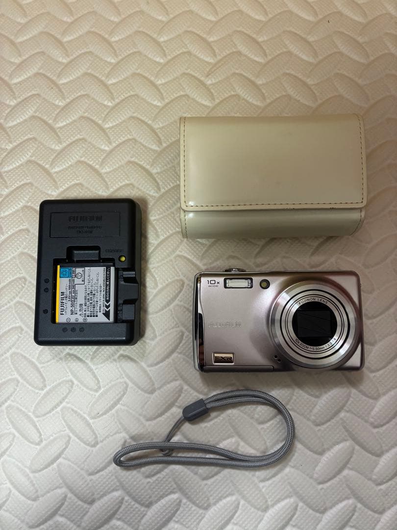 fujifilm&富士フイルム　f80exr シルバー　デジタルカメラ