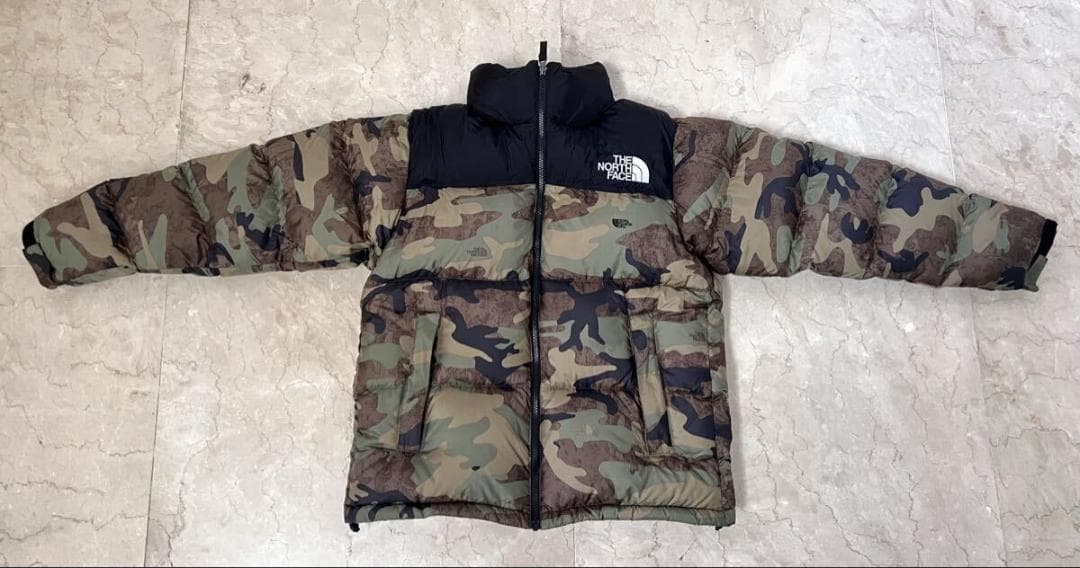 ノースフェイス ヌプシ ダウンジャケット 黒/迷彩 カモフラ