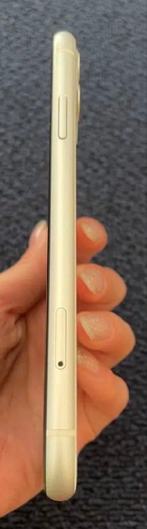 【美品】iPhone11 本体 ホワイト SIMフリー