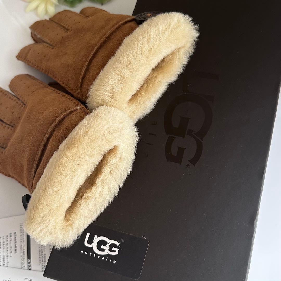 【未使用】UGG Mサイズ 羊革 手袋 グローブ ロゴ