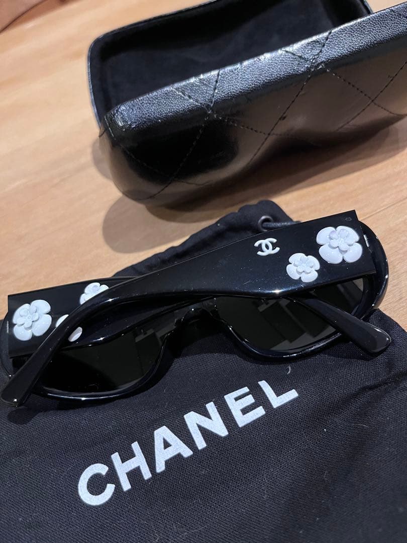 CHANEL カメリア　サングラス
