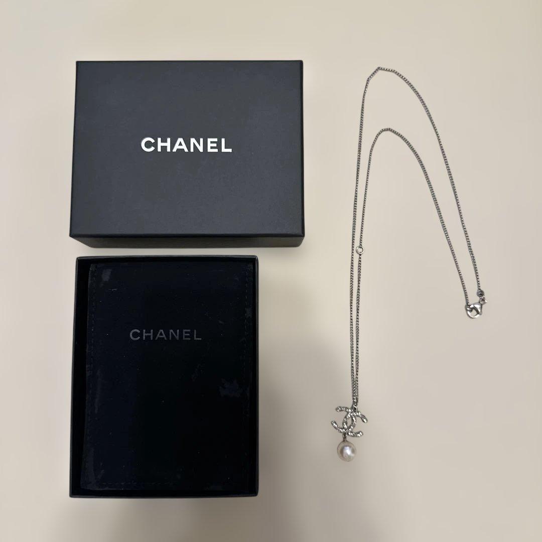 CHANEL シルバーネックレス パール付き
