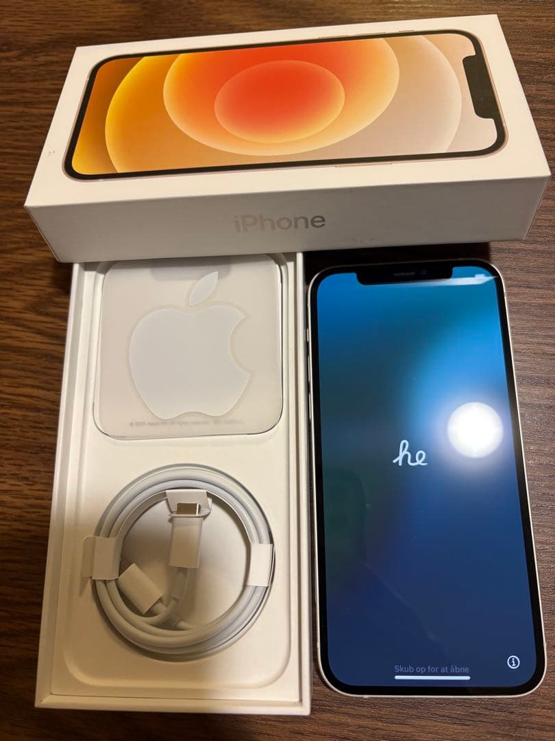 iPhone12 128㎇　ホワイト　SIMフリー