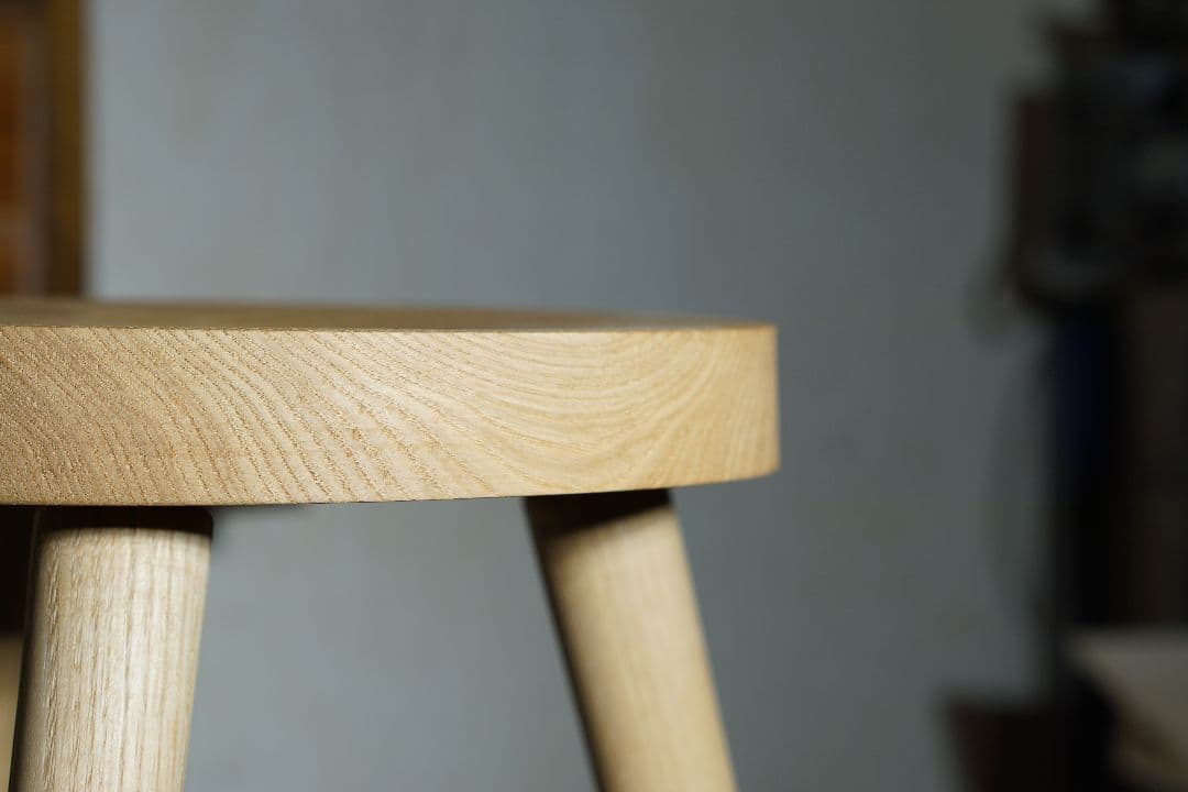 ​【職人作】無垢材のモダン・スツール｜栗 椅子 サイドテーブル 花台