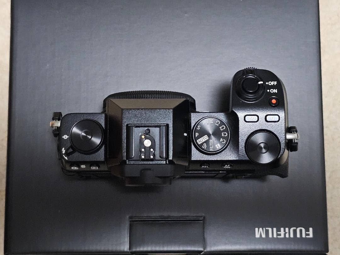 【中古美品】FUJIFILM X-S10、XC35mmF2・純正レンズフード