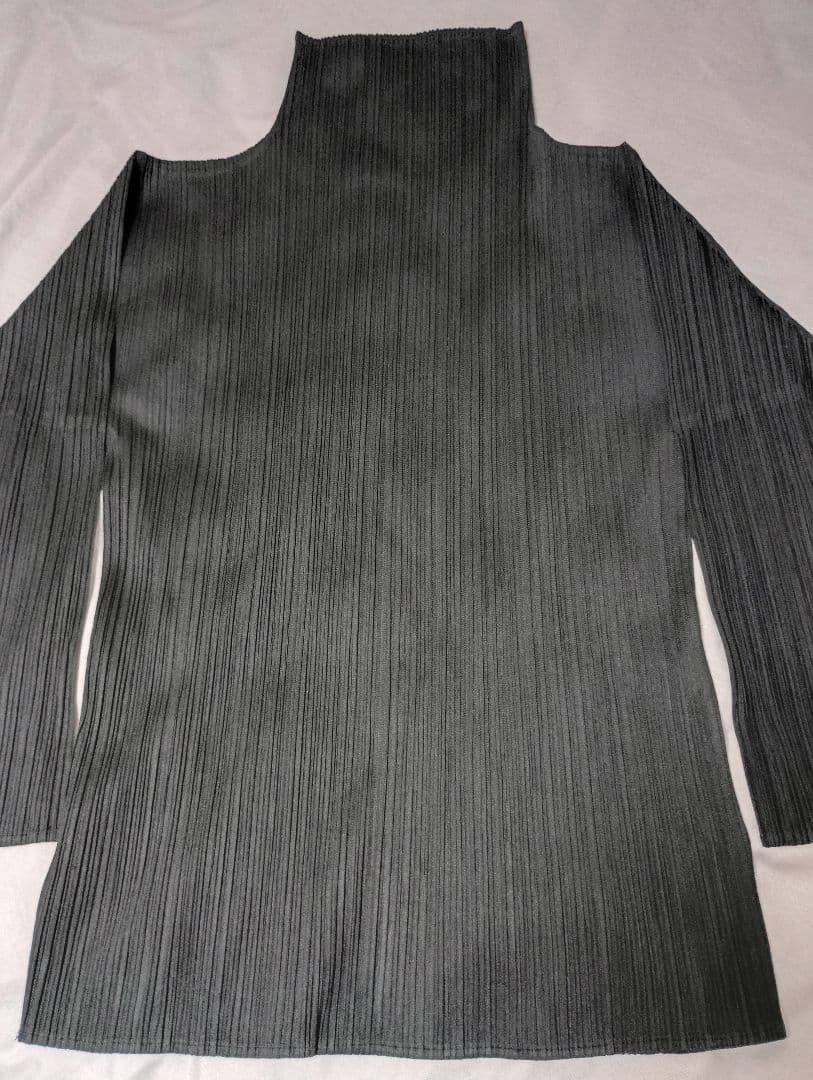 ISSEY MIYAKE ブラックタートルネック　黒