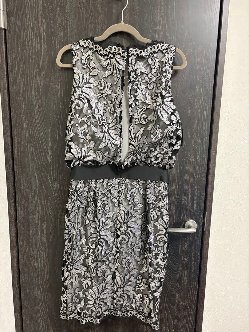 TADASHI SHOJI ノースリーブ膝丈ワンピース 8号