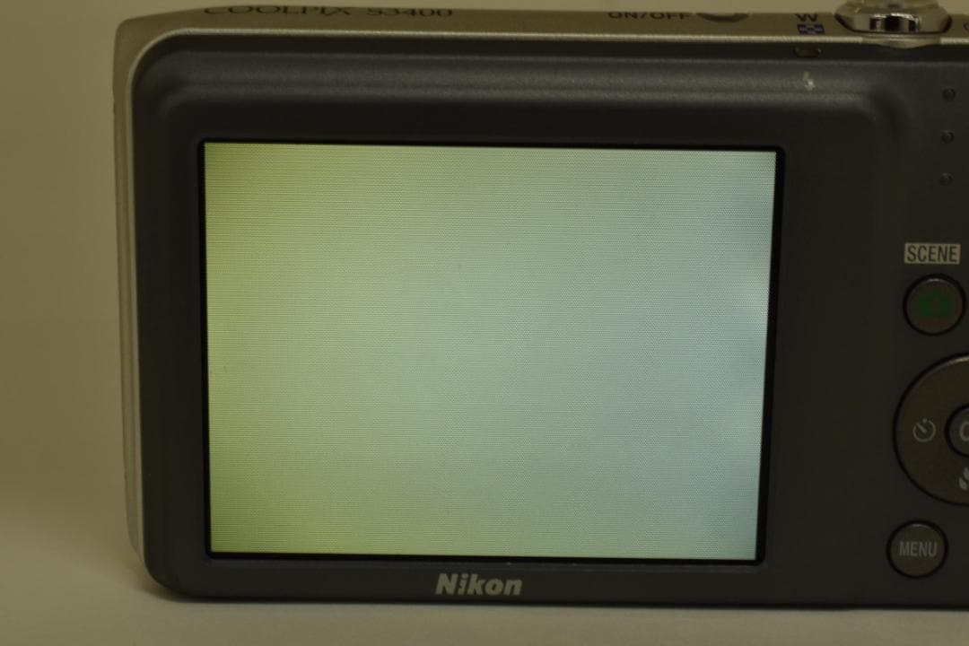 《 美品 》　ニコン　Nikon COOLPIX S3400 シルバー　動作OK