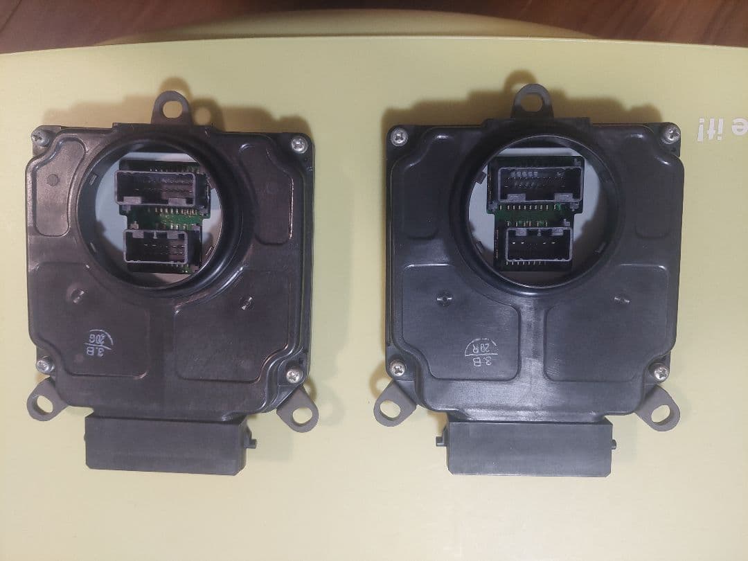 30アルファード ヴェルファイア 左右ヘッドライトコンピュータセット