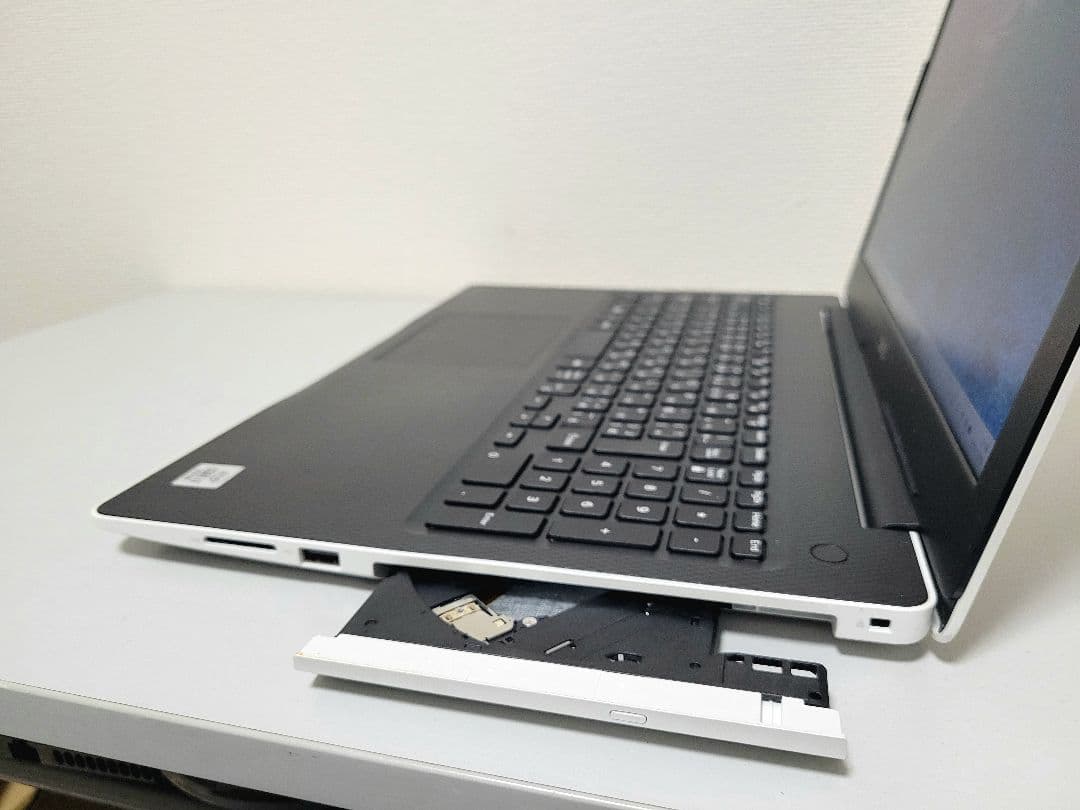 高性能DELL Inspiron 3593 15インチ corei7 第10世代