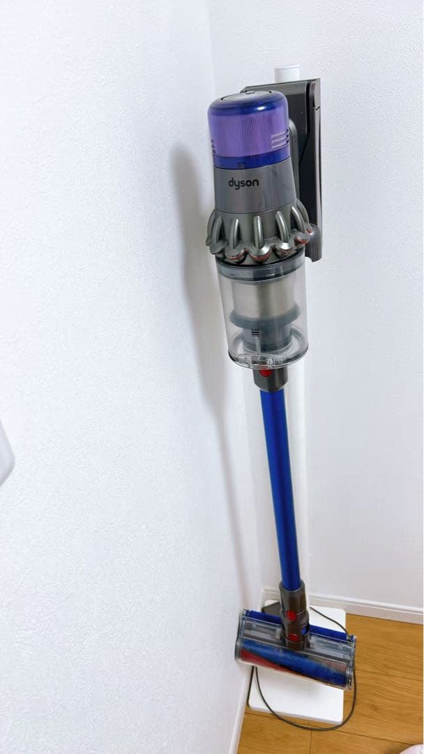 ダイソンコードレス掃除機　Dyson SV15