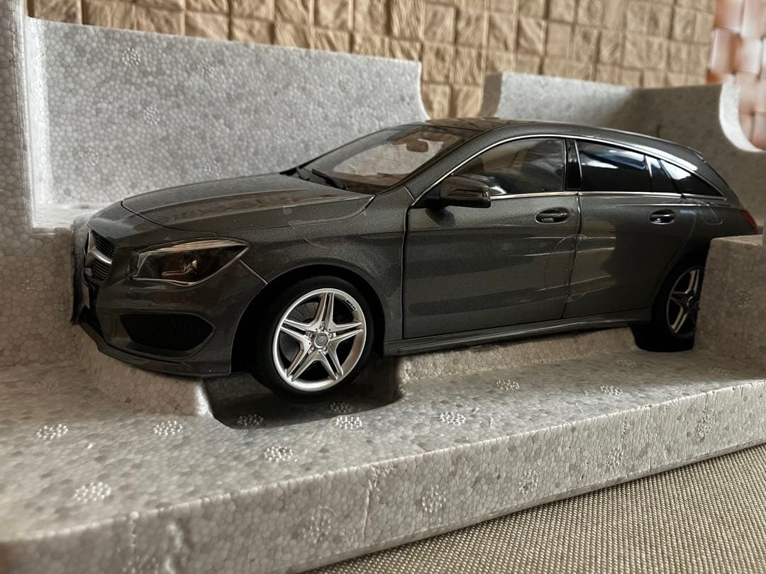 ノレブ 1/18 ベンツ CLA シューティングブレーク ディーラー別注品