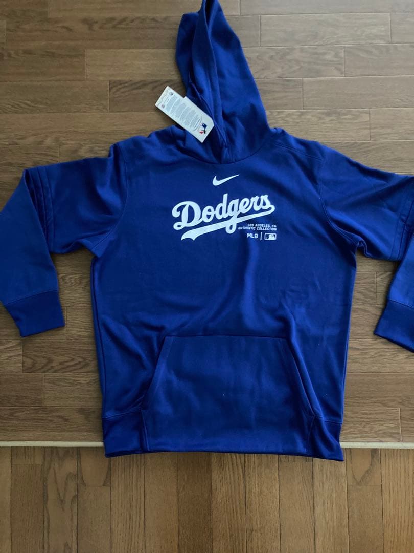 新品　ドジャース オーセンティック サーマフーディ　L寸　ナイキ