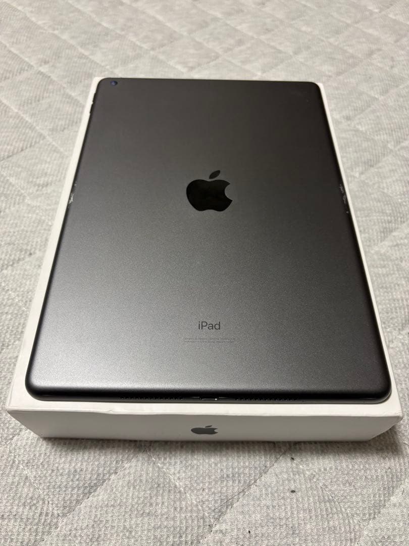 Apple iPad 第8世代 32GB スペースグレイ A2270