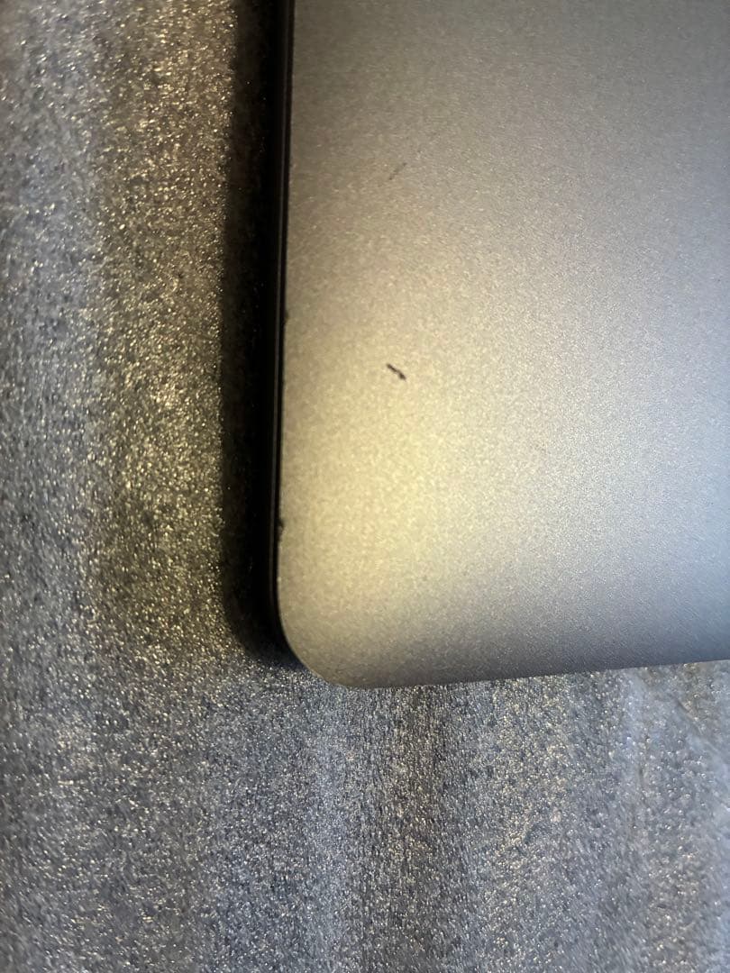 Apple MacBook PRO シルバー 傷あり