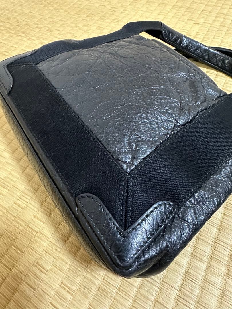 バレンシアガ　BALENCIAGA　ハンドバッグ　カバスS　レザー　ブラック