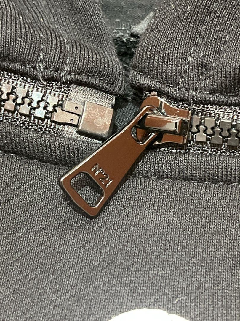 希少　N°21 ヌメロベントゥーノ　パーカー　黒　14 アメフト