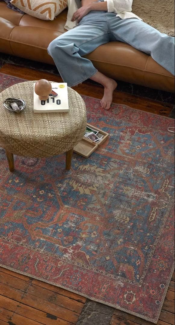 トライバルラグ　ヴィンテージ風　アーバンアウトフィッターズ　トルコ