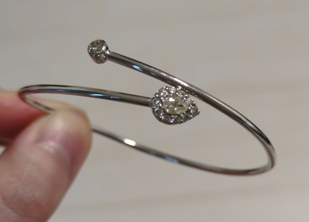 バングル　0.3ct、0.19ct