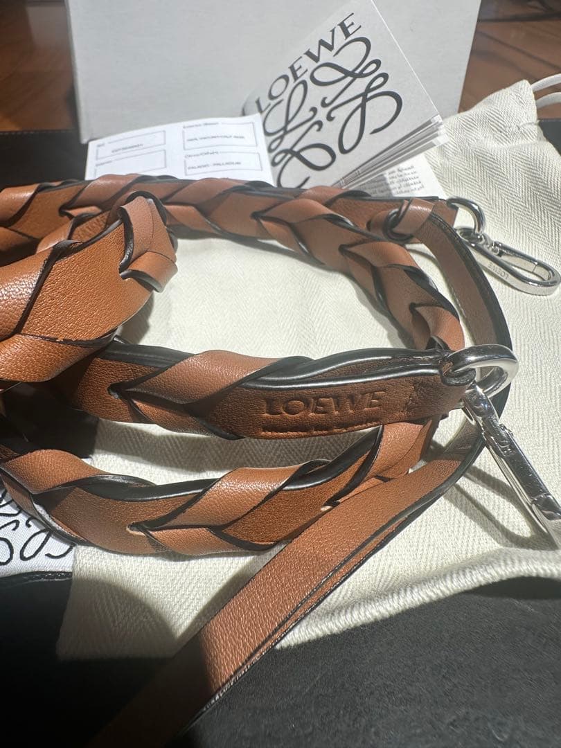 ロエベ　LOEWE シン ブレイデッド ショルダー ストラップ　編み込み　レザー