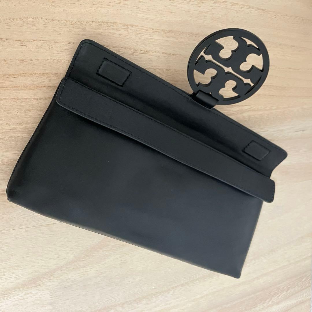 訳あり✨未使用級✨トリーバーチ✨ミラー✨クラッチバッグ✨ブラックロゴ