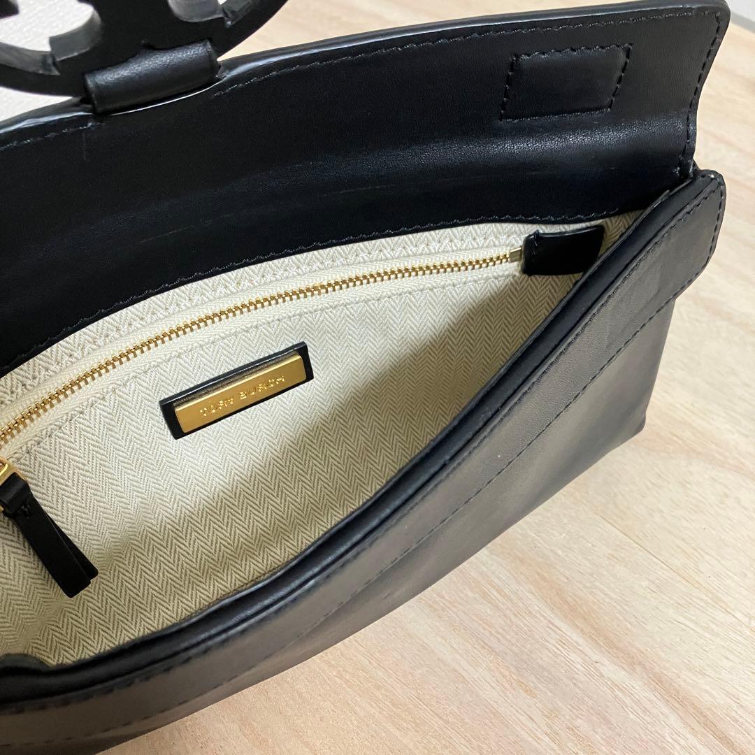 訳あり✨未使用級✨トリーバーチ✨ミラー✨クラッチバッグ✨ブラックロゴ