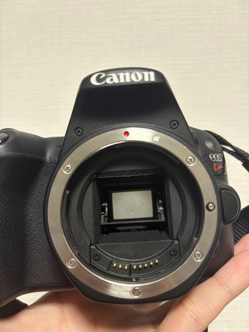 【最安値‼️】Canon EOS Kiss X9 デジタル一眼レフ　本体のみ