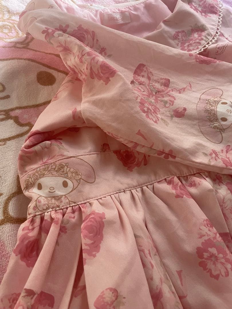 マイメロ　リズメロ　ワンピース　ピンク　花柄　いちご　ストロベリー　薔薇　バラ