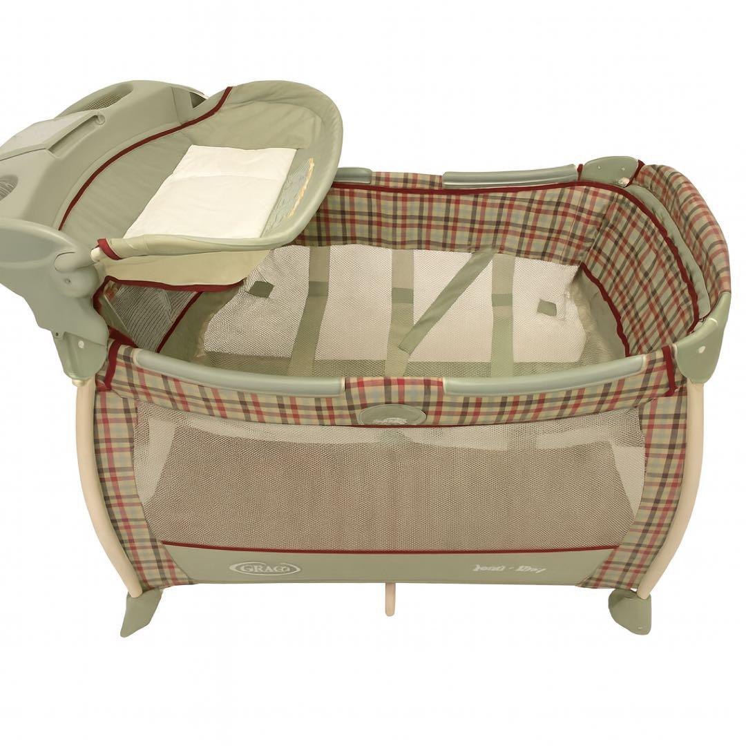 Graco グレコ　ベビーベッド　赤チェック